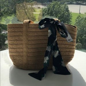 Woven tote